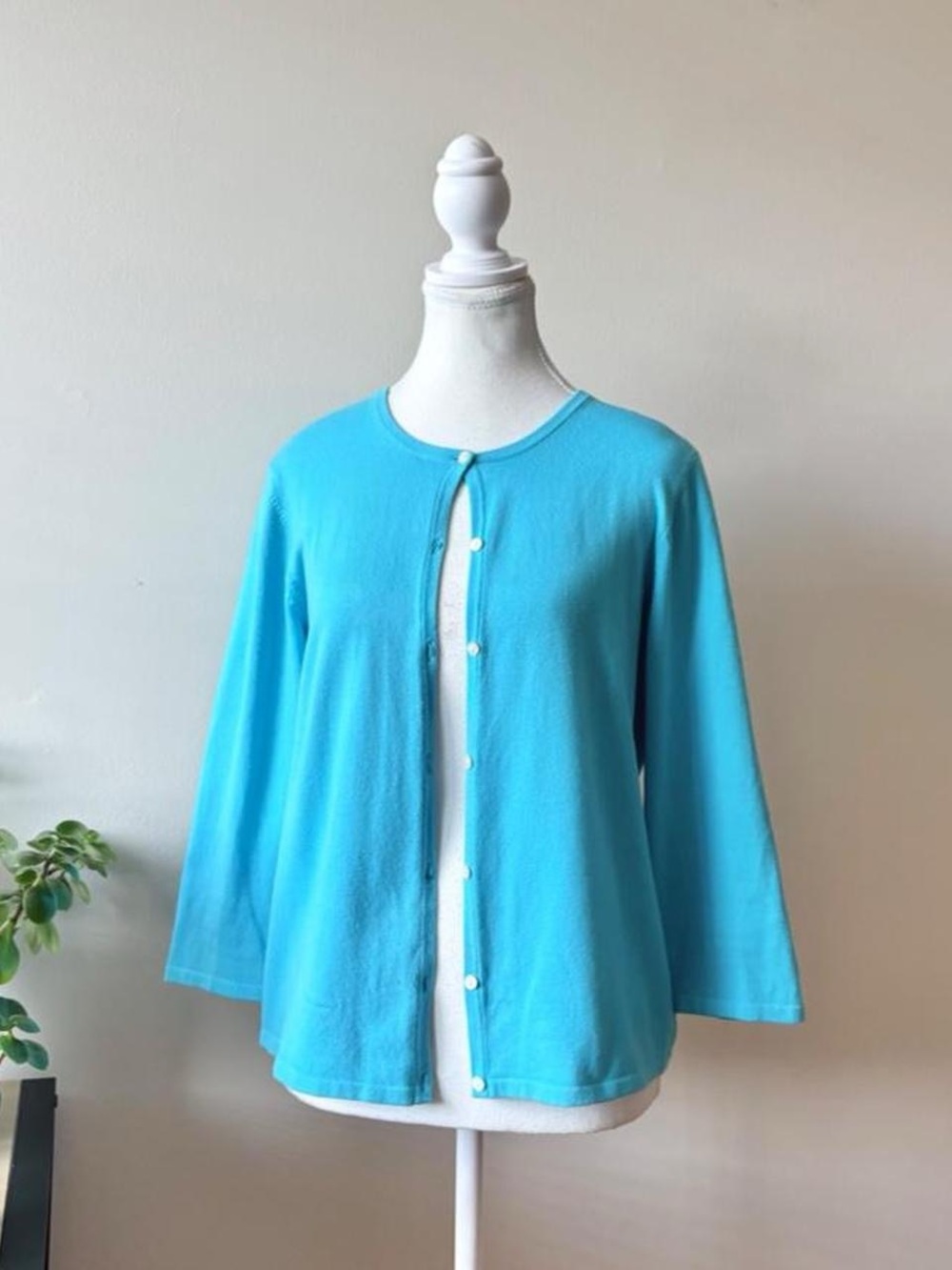 Turquoise Button-Front Cardigan - Picture 2 of 4